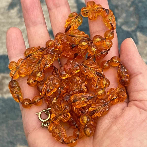 1970s signed Sarah Coventry faux amber necklace - Picture 9 of 11